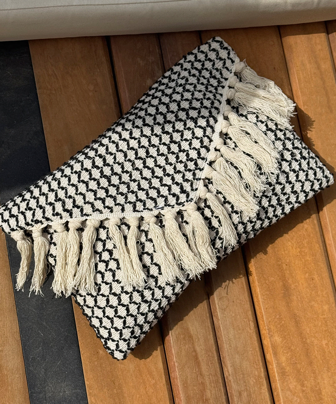 Coastline Clutch Black
