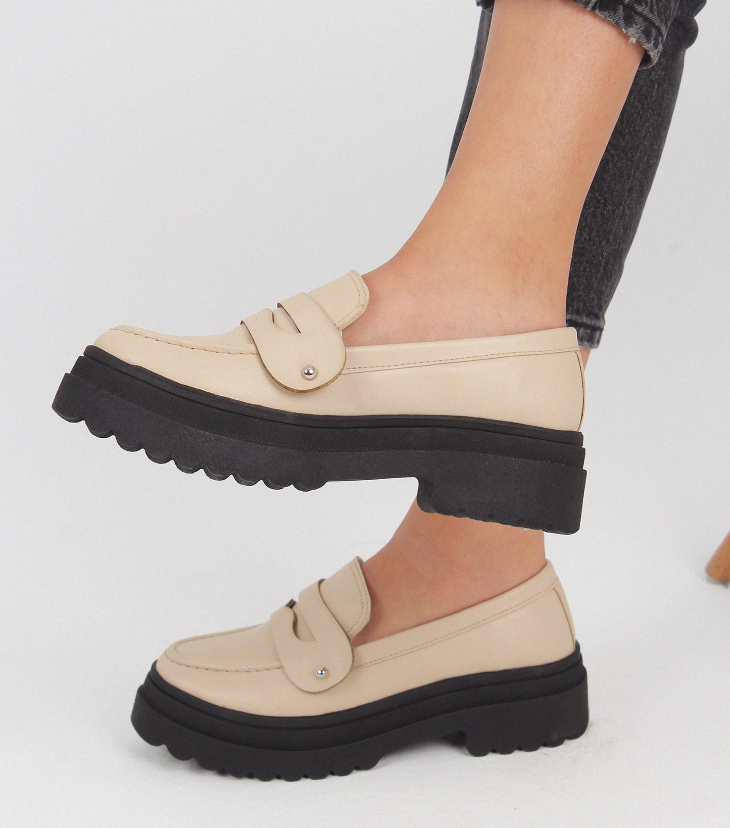 Beige Versatile Loafers